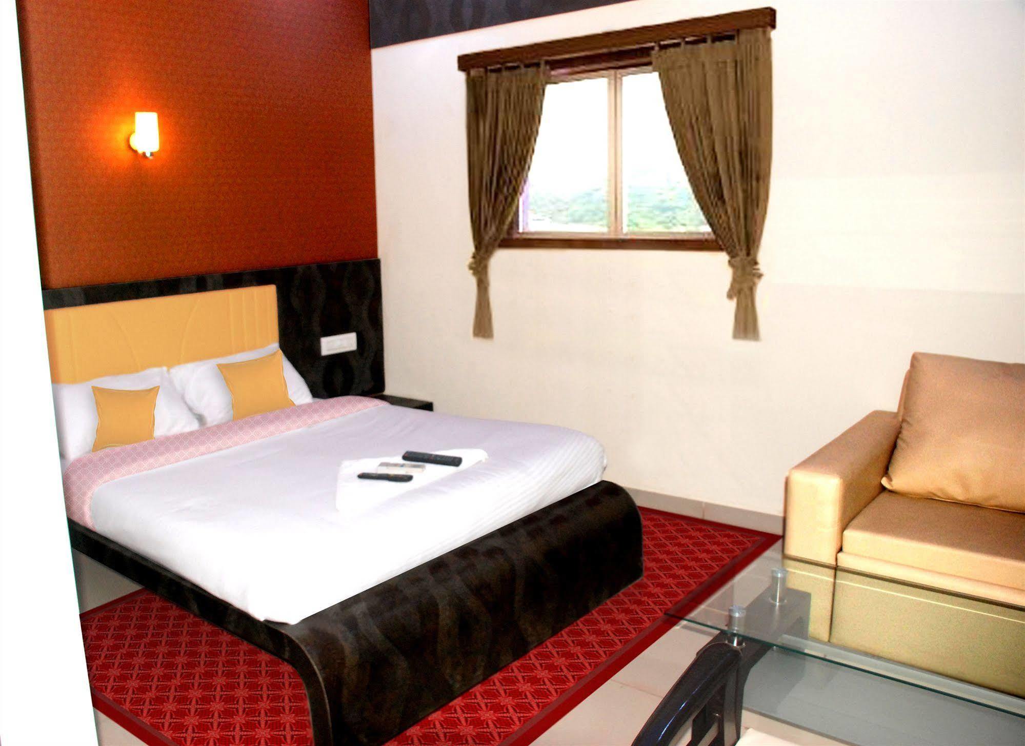 Fabexpress Adore Inn - Nr Mumbai International Airport Kültér fotó