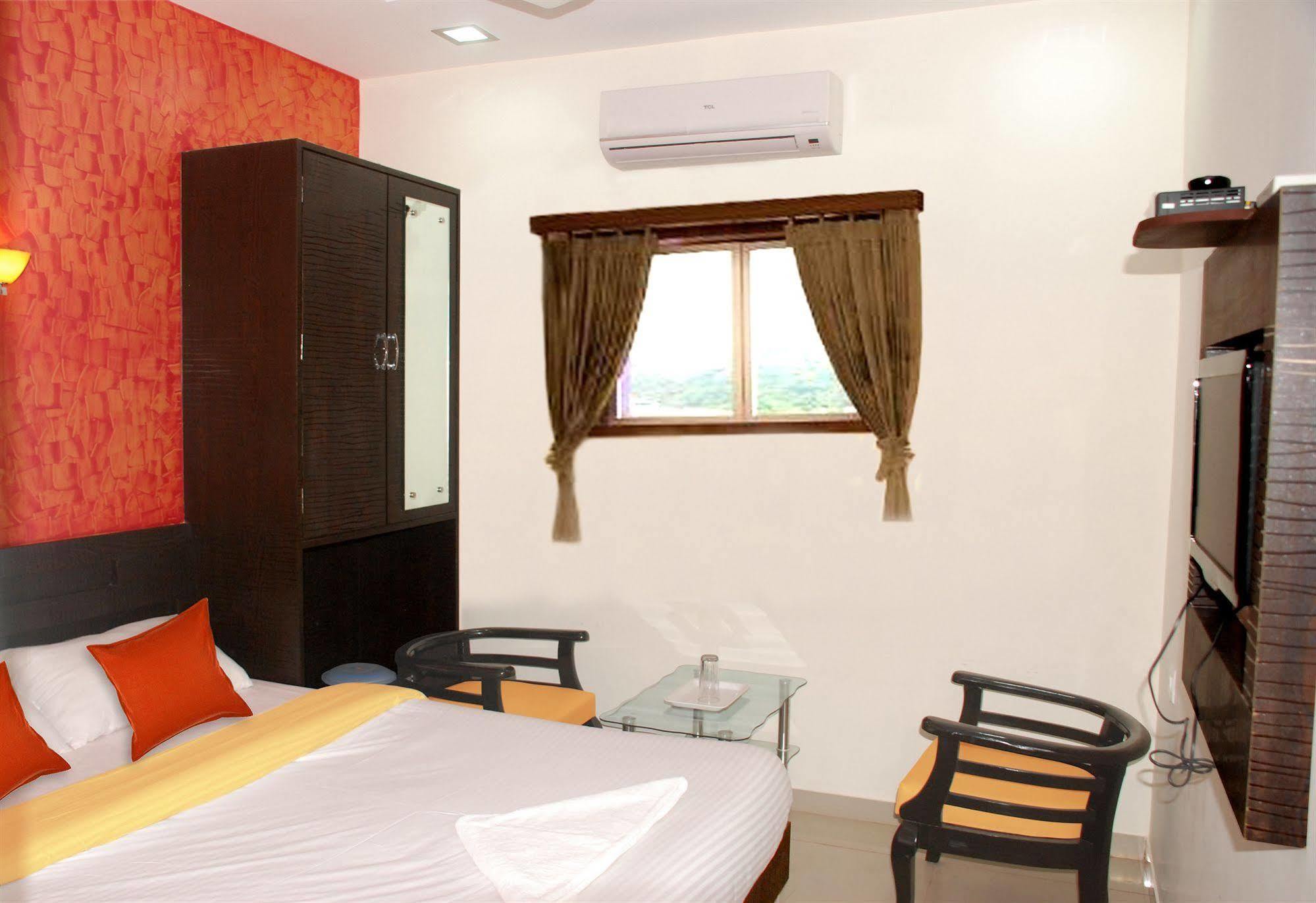 Fabexpress Adore Inn - Nr Mumbai International Airport Kültér fotó