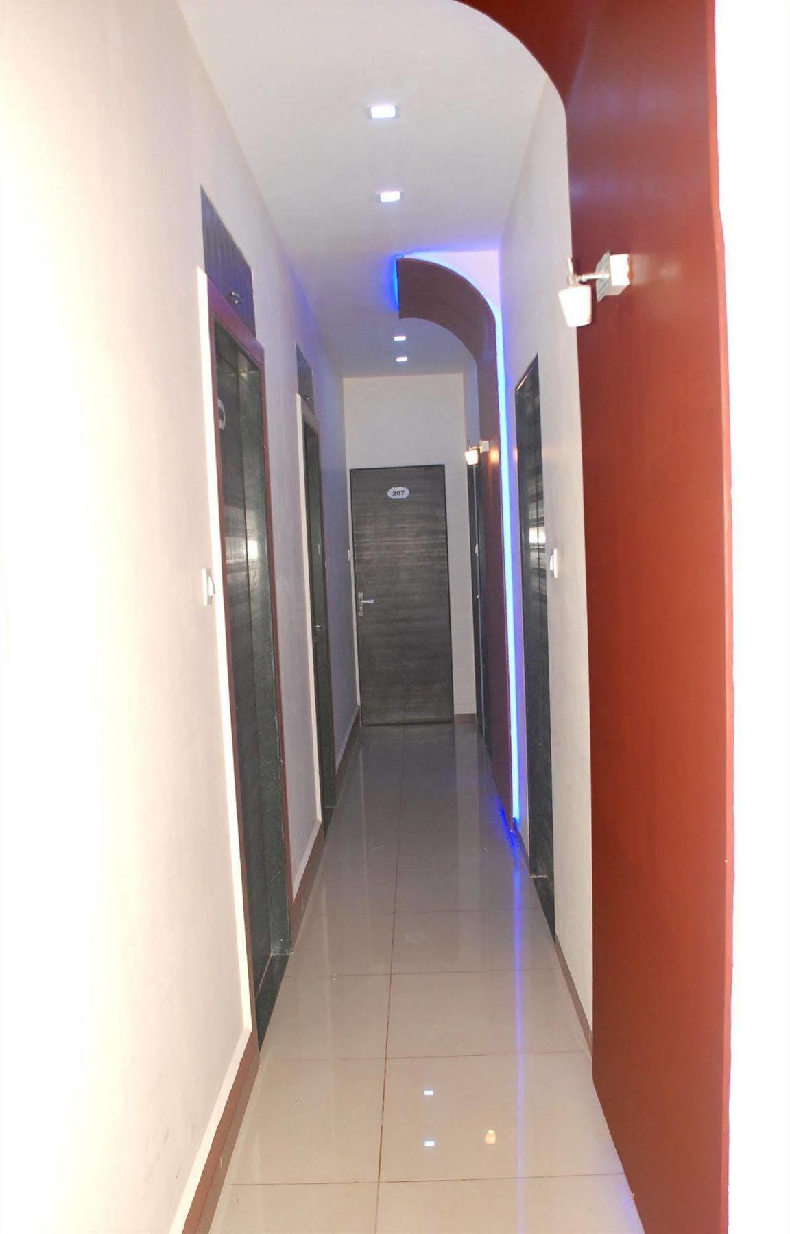 Fabexpress Adore Inn - Nr Mumbai International Airport Kültér fotó